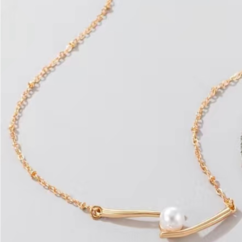 Fine Jewelry Women’s Pearl Necklace (Gold plate) (Silver Tone) - Picture 6 of 8